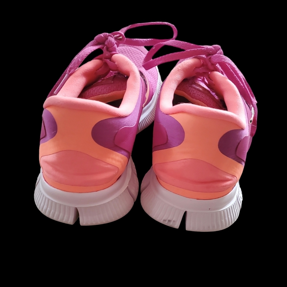 Nike free Pink and Peach Womens running shoes. Size 10 US. - Picture 4 of 11